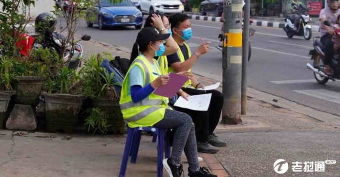 Conducting-a-survey-on-traffic-in-Vientiane-Capital-696x364.jpg